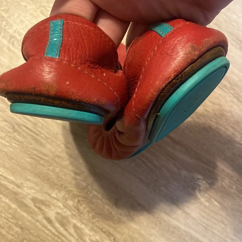 Cardinal Tieks, Size 8 UC - Picture 2 of 4